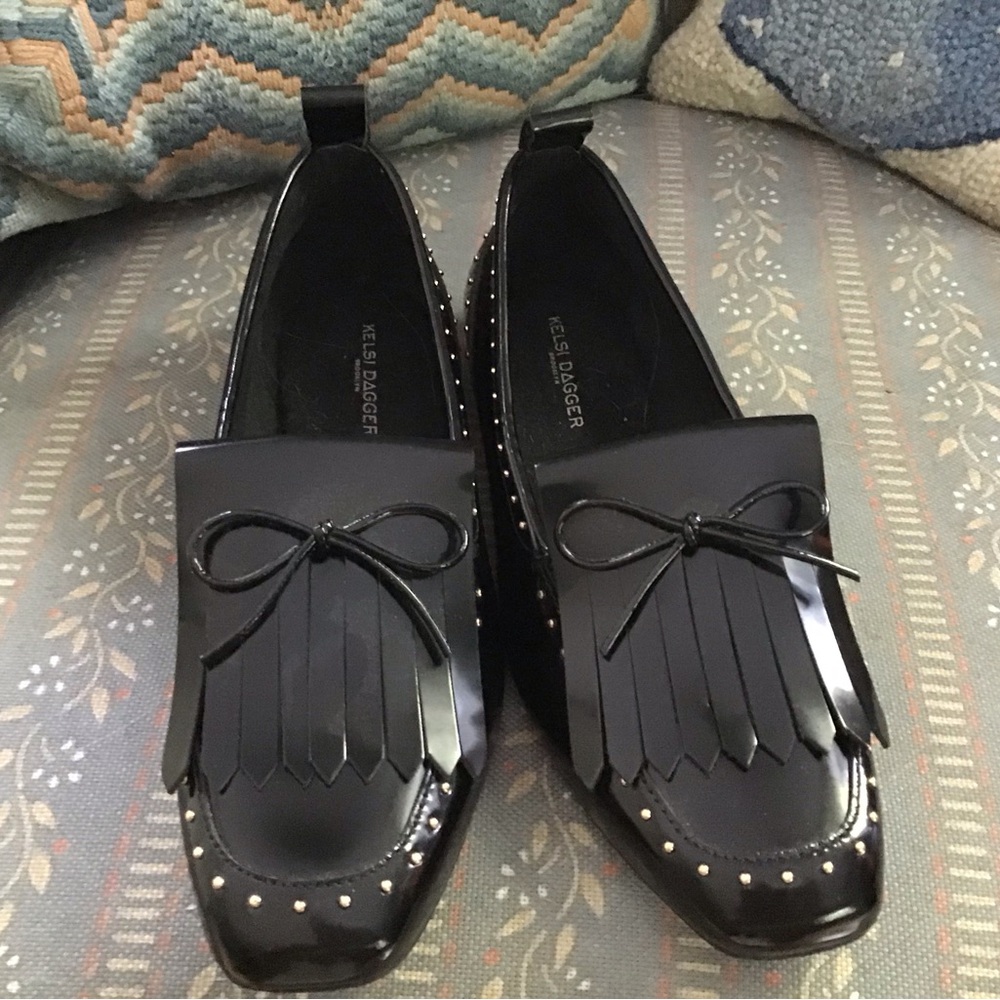 Kelsi Dagger Black Patent Leather Flats with Bow Detail - Picture 6 of 9